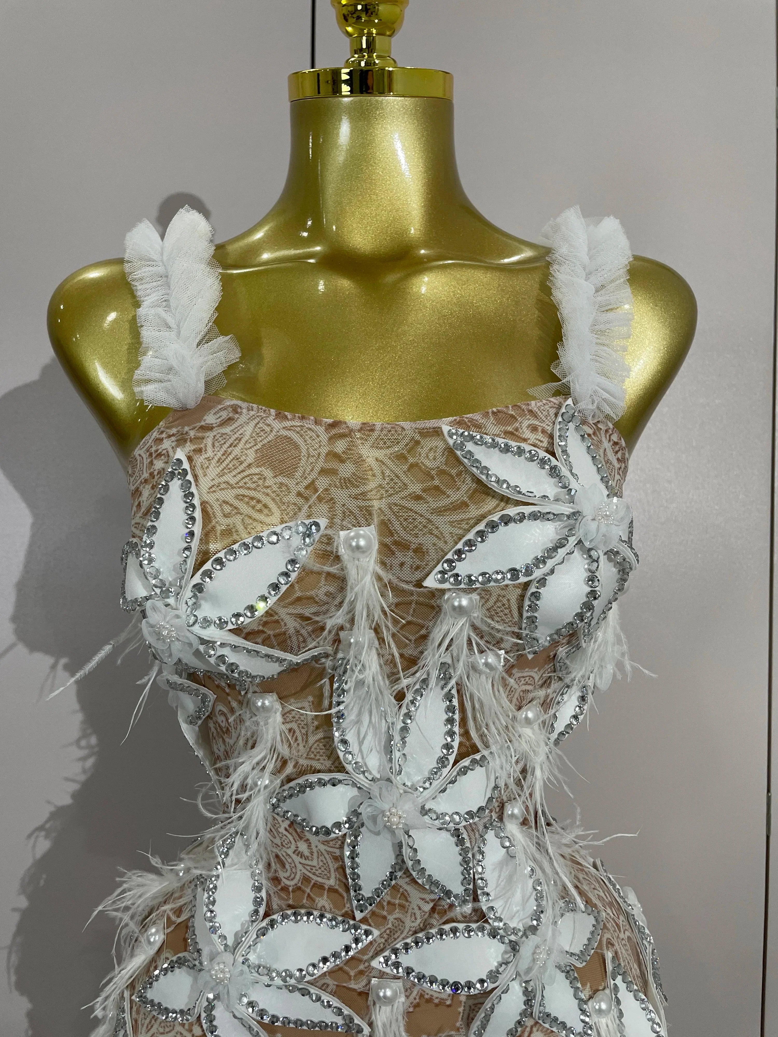 Ailaya Sexy Sparkly Diamond White Flower Feathers Mini Dress